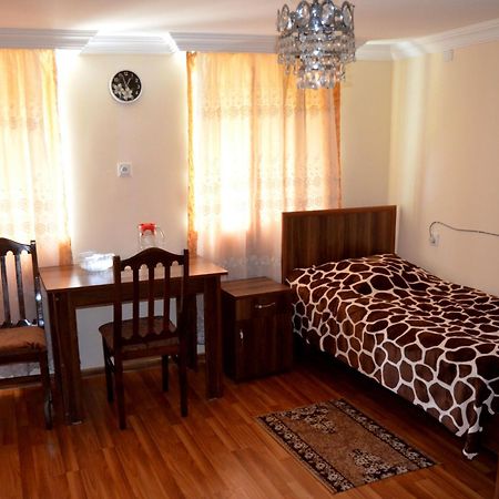 Nunu'S Guesthouse Цакалтубо Екстер'єр фото